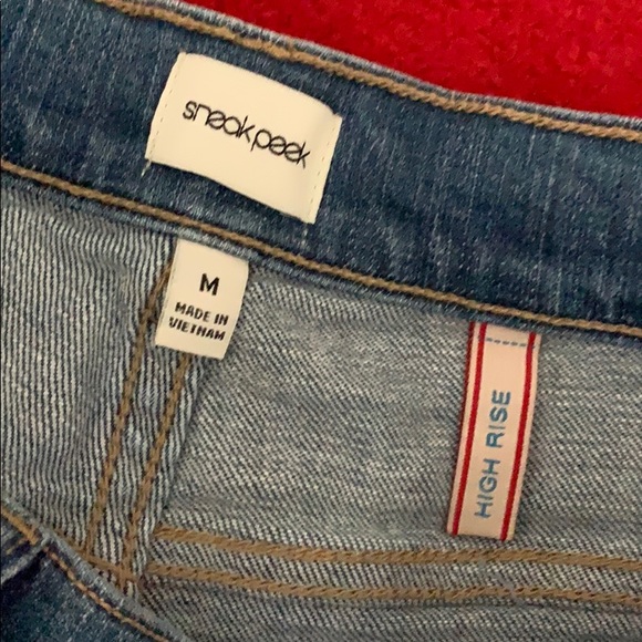 Sneak peek High Rise Shorts - Picture 2 of 6